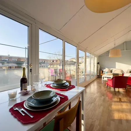 Tricolore Skyline Terrace *